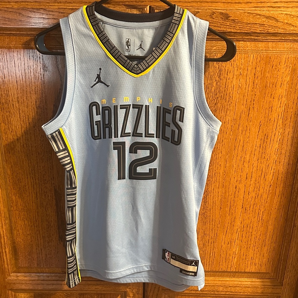 NWT Memphis Grizzlies Morant Basketball Jersey